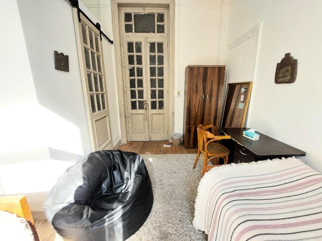 Arab Hostel, Welcoming All Solo And Groups Travellers But, Unmarried Couples Not Allowed İskenderiye Dış mekan fotoğraf