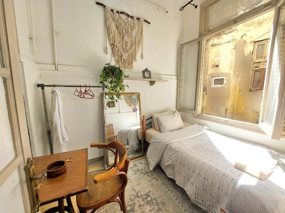 Arab Hostel, Welcoming All Solo And Groups Travellers But, Unmarried Couples Not Allowed İskenderiye Dış mekan fotoğraf